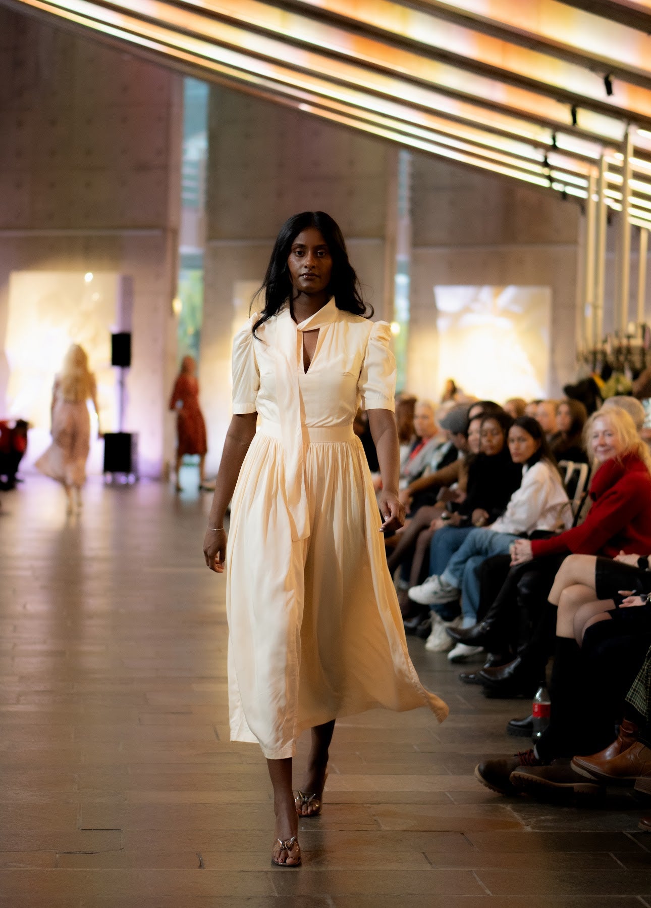 Dhalia pastellgul maxi kjole