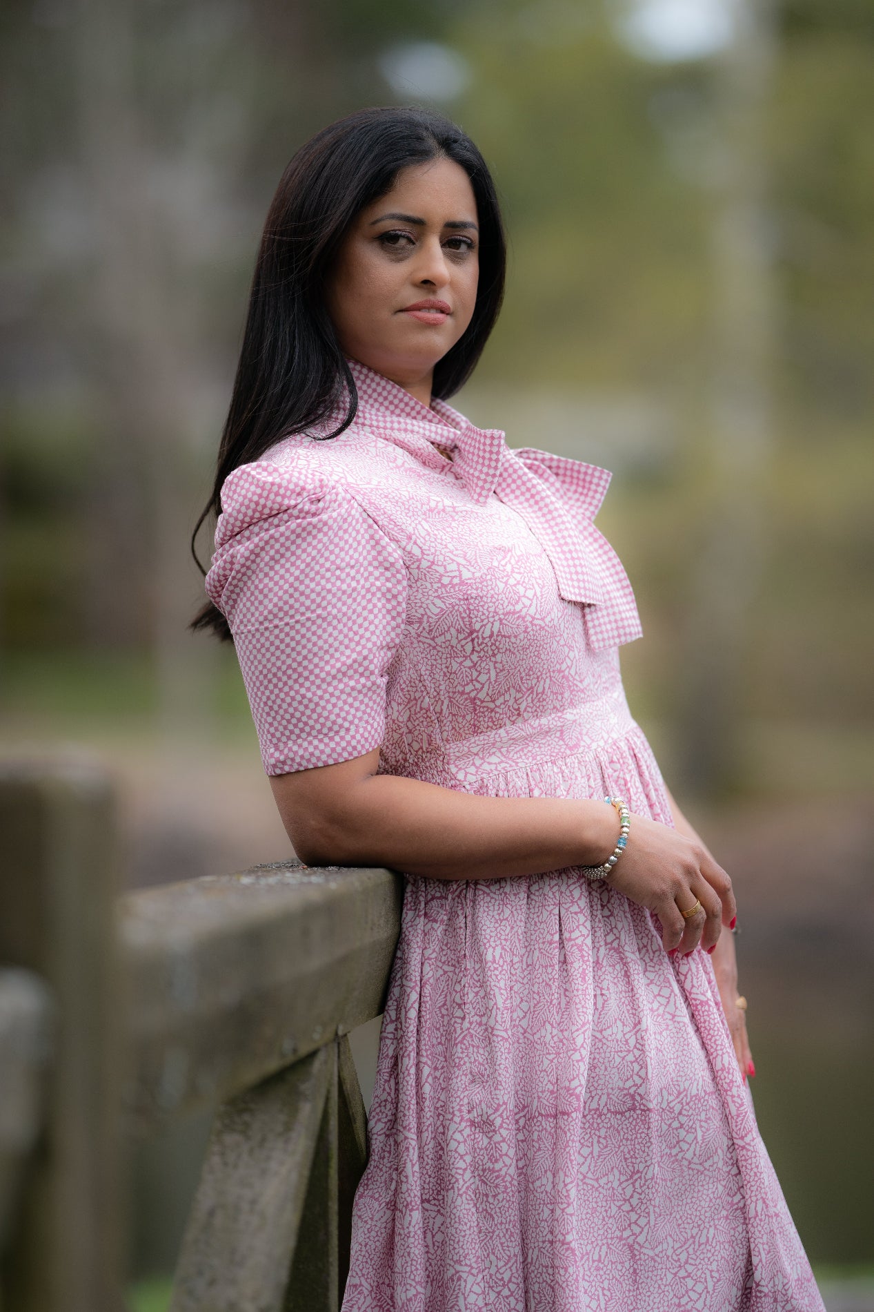 Rutelilje maxi kjole med sløyfe