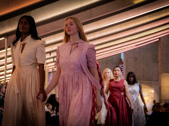 Rutelilje maxi kjole med sløyfe