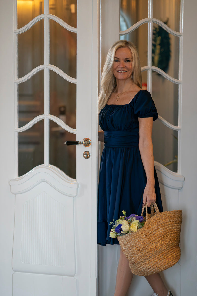 Luna - Kjolen i marineblå - Elegant festkjole