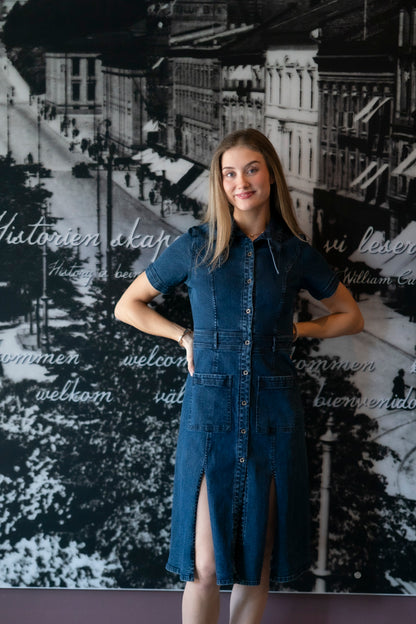 Denimkjole – Tidløs stil med moderne detaljer