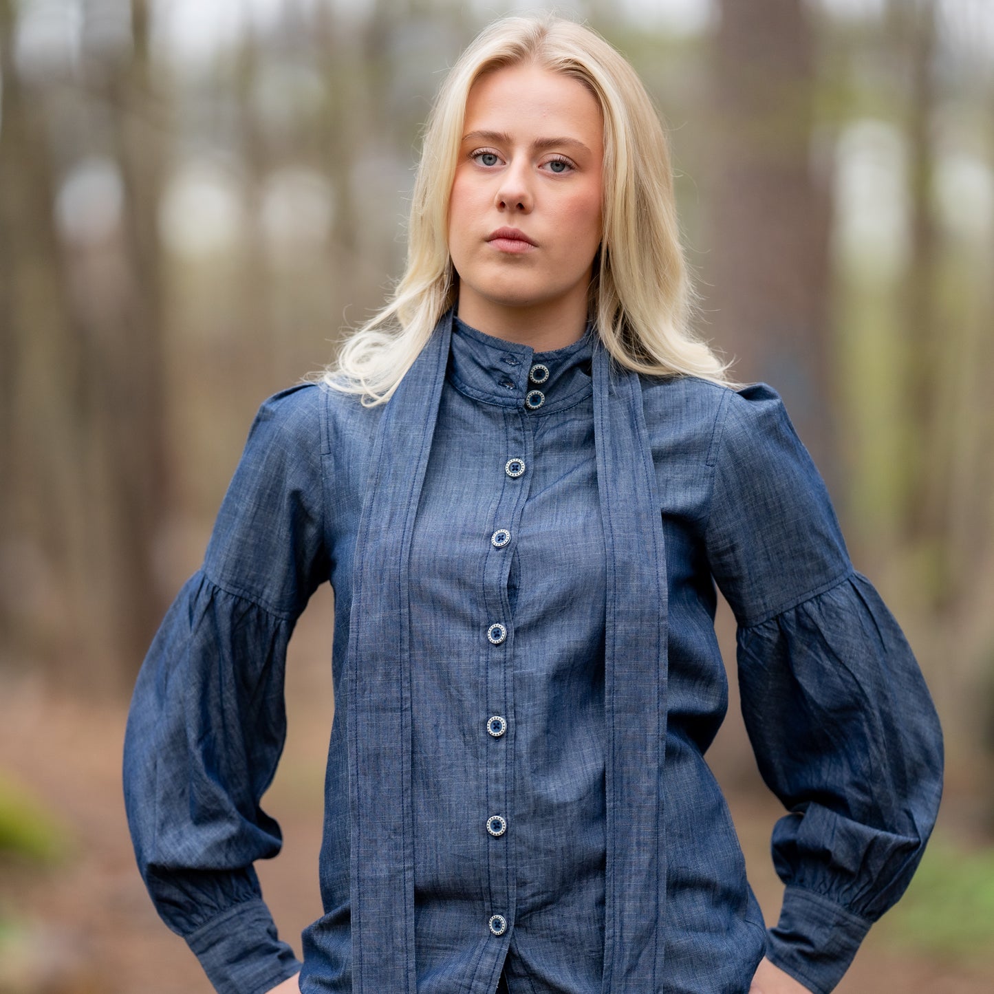 Denimskjorte med avtagbar sløyfe